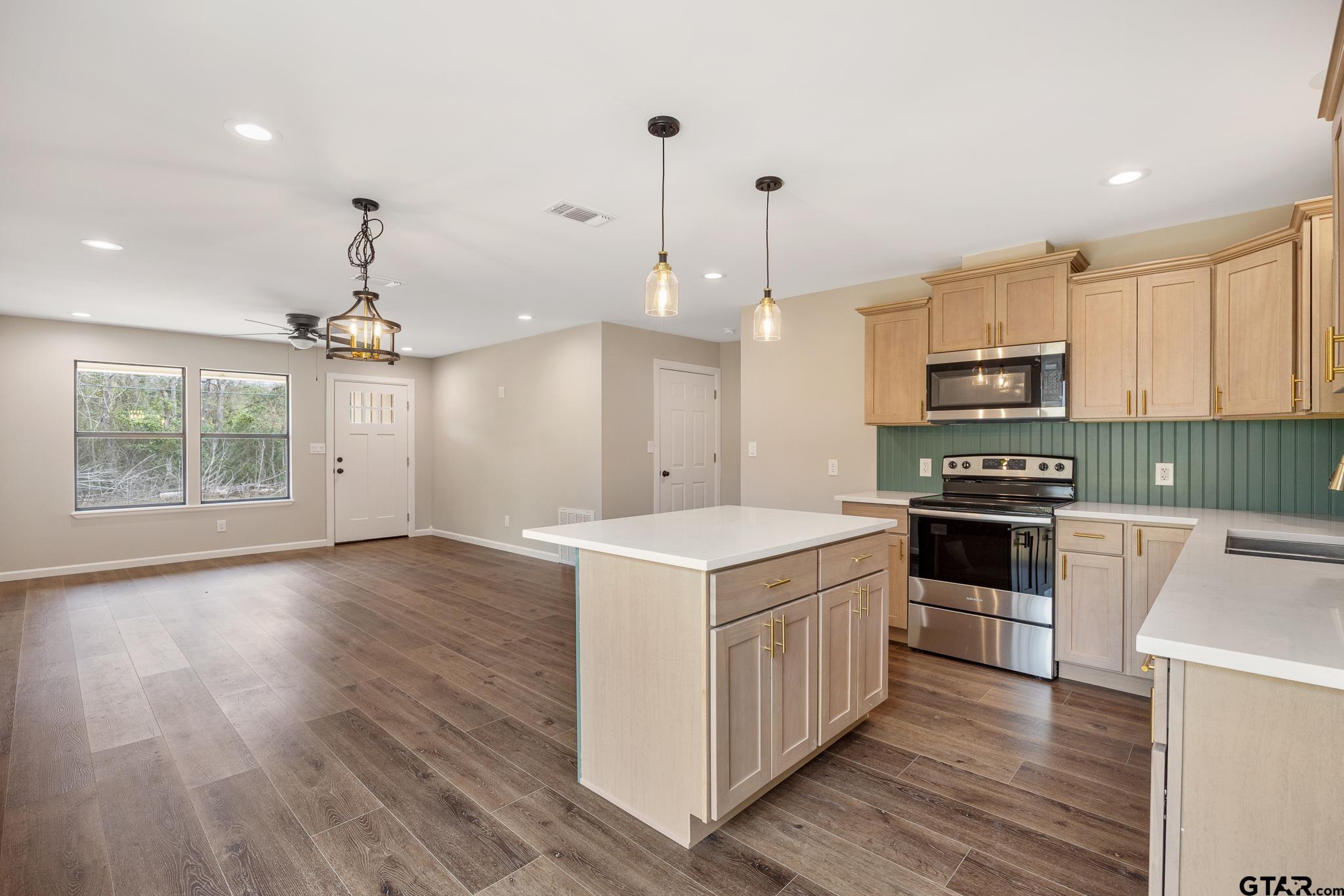 Bullard, Texas 75757, United States, 3 Bedrooms Bedrooms, ,2 BathroomsBathrooms,Residential,Active,185603