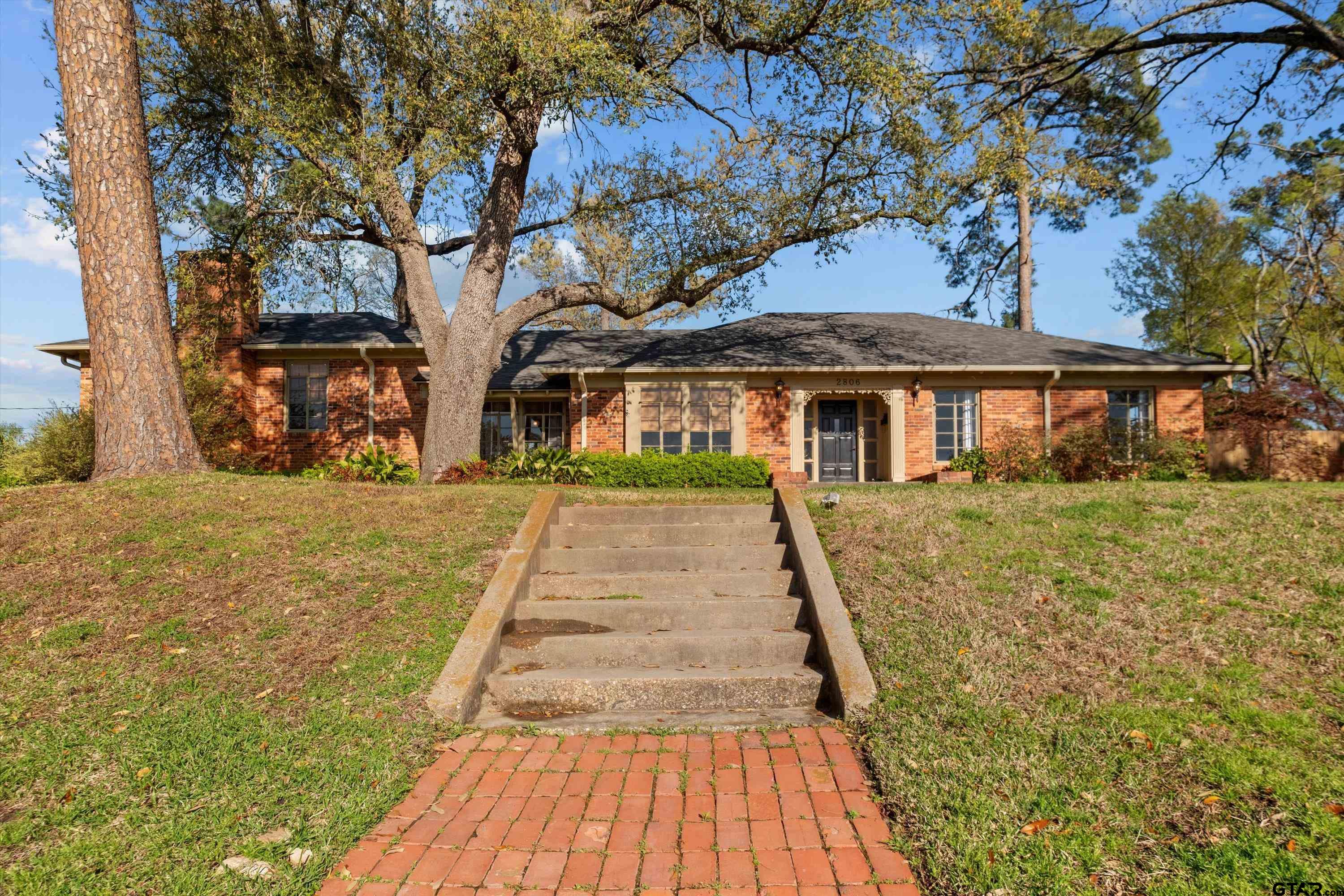 2806 Bateman