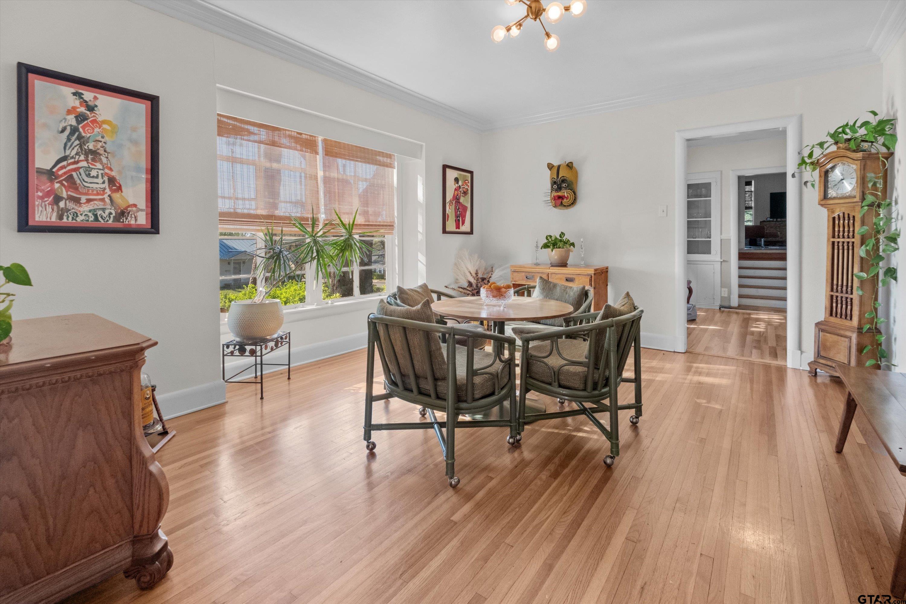 2806 Bateman