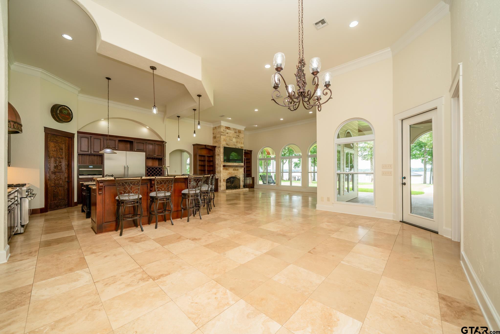 615 Southlake Drive