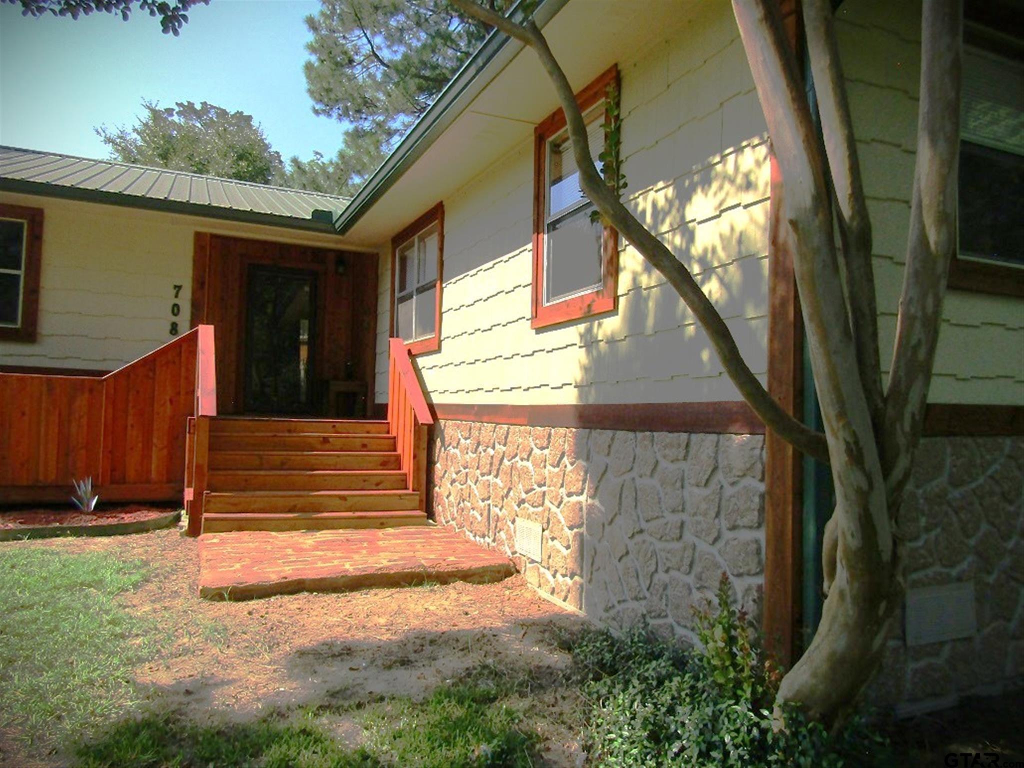 708 Cliff St