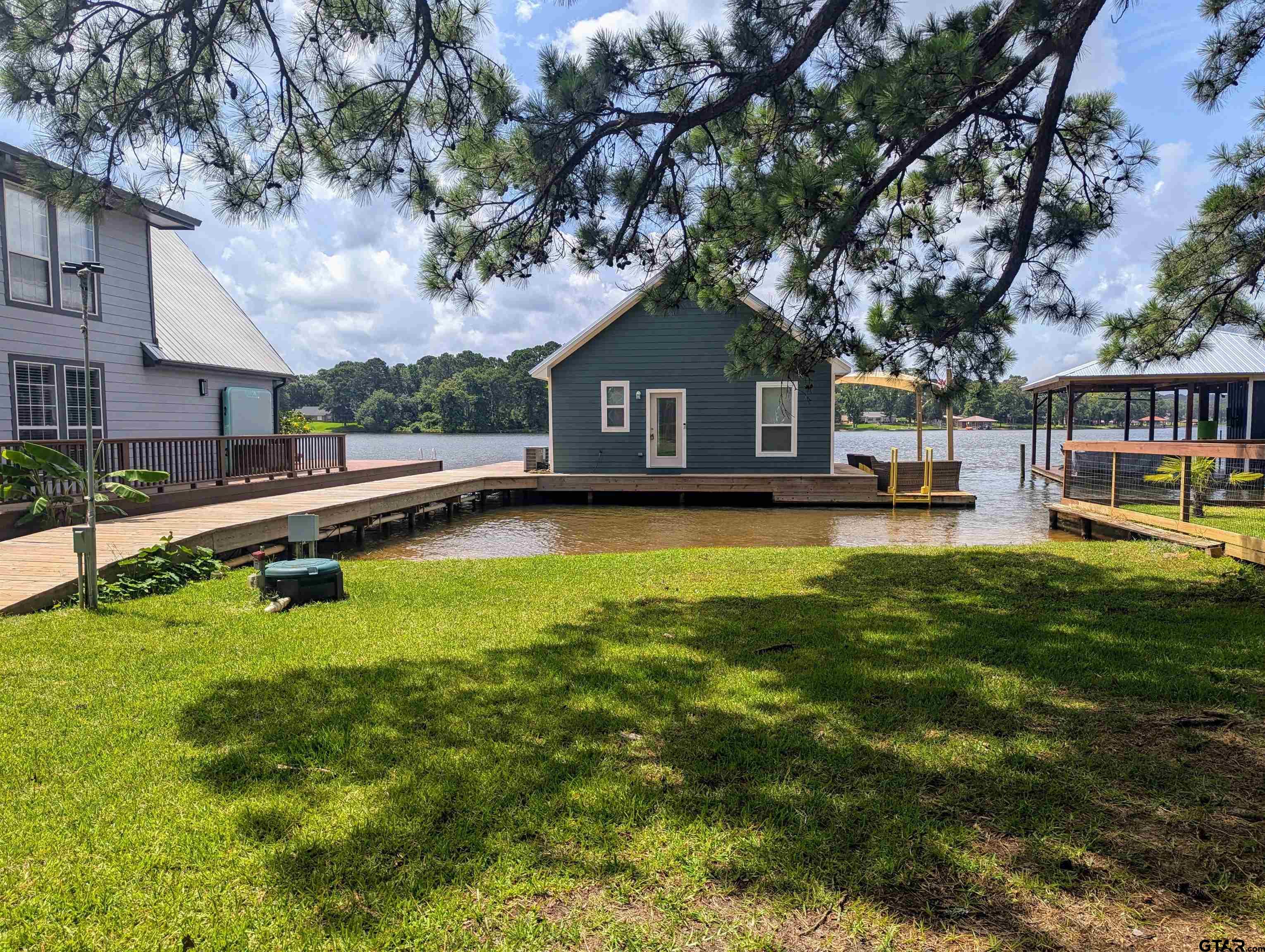 2666 Aqua Vista Dr