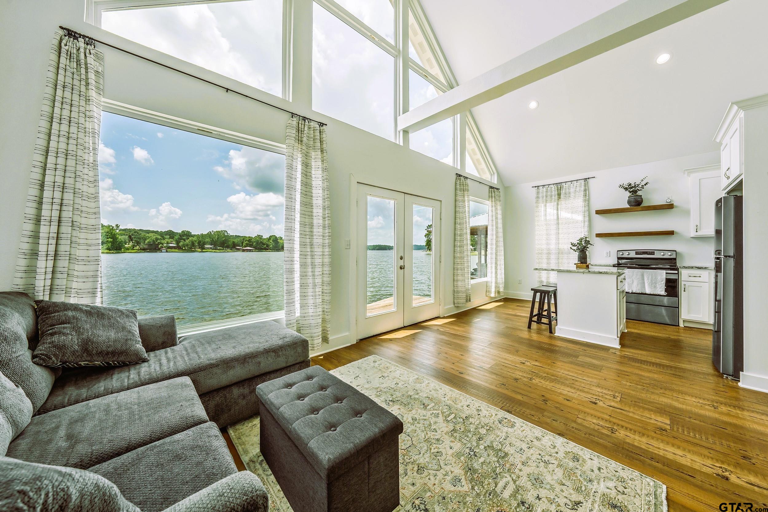 2666 Aqua Vista Dr