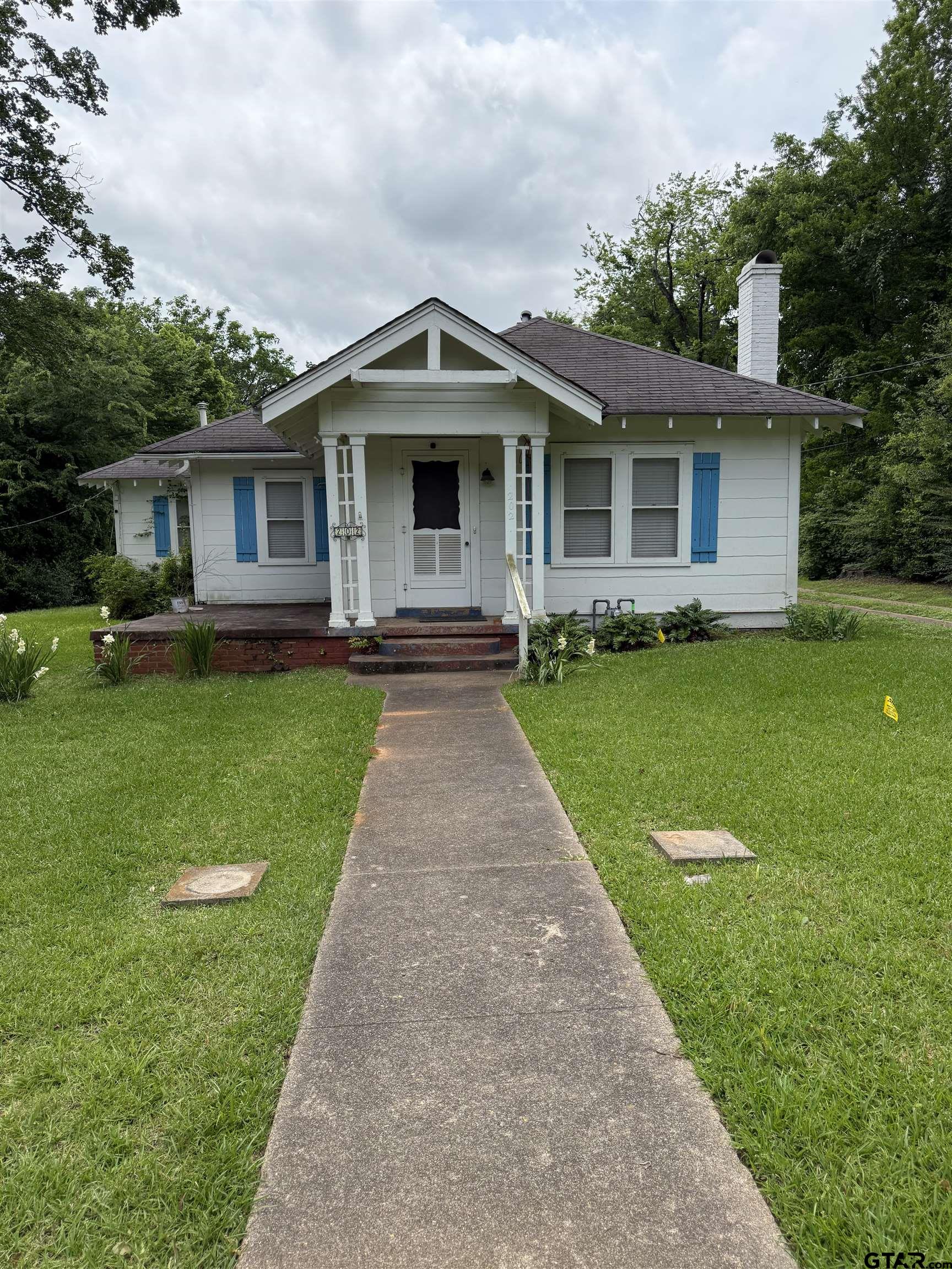 202 W Pine