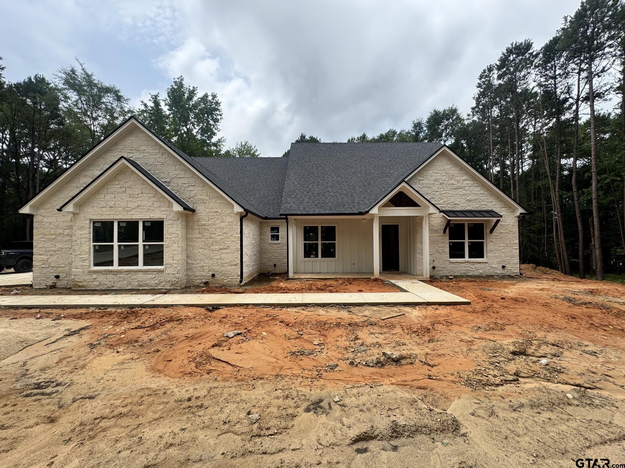 15337 Lakeside Dr