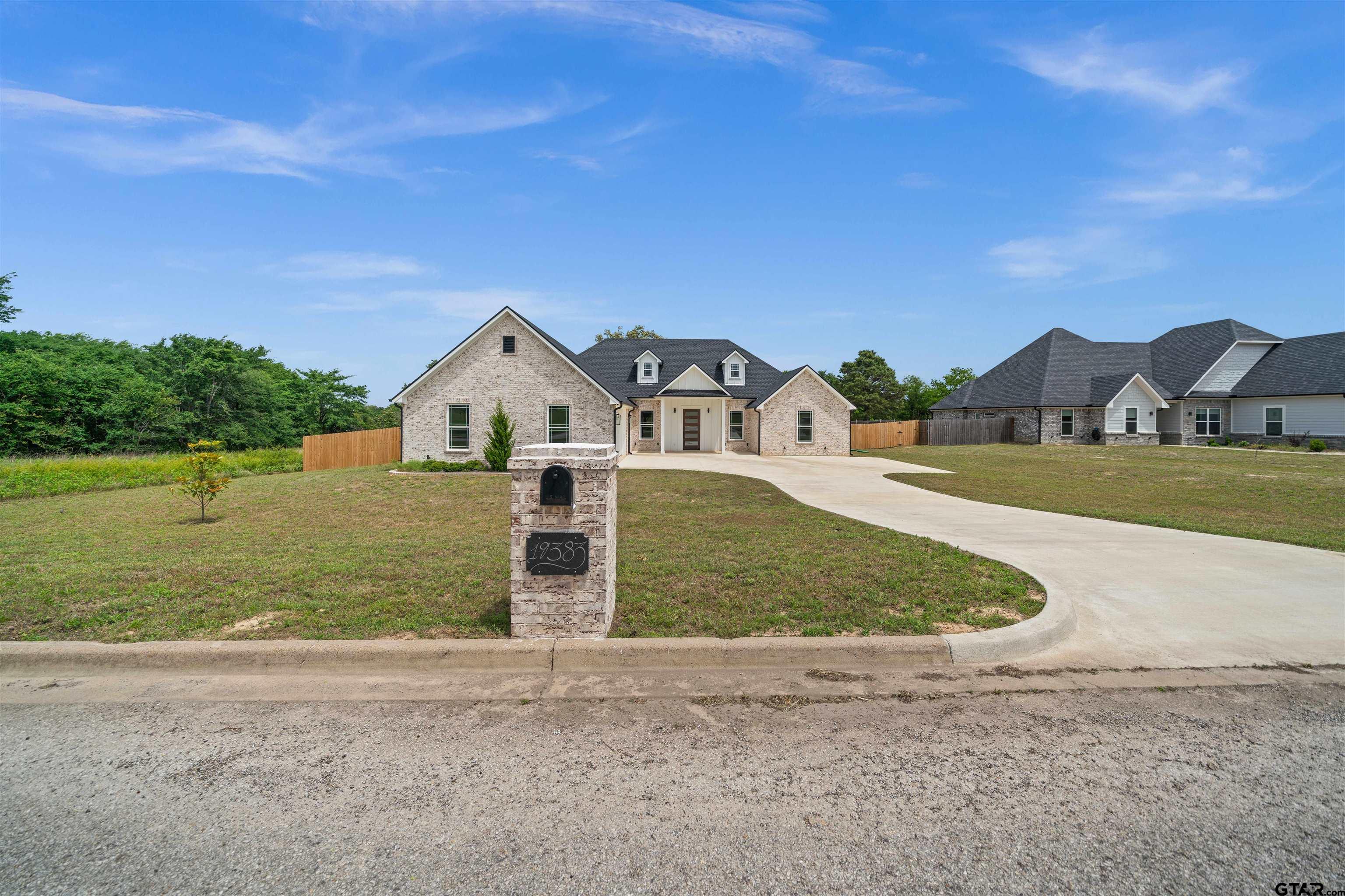 19383 Ridge Point Cir