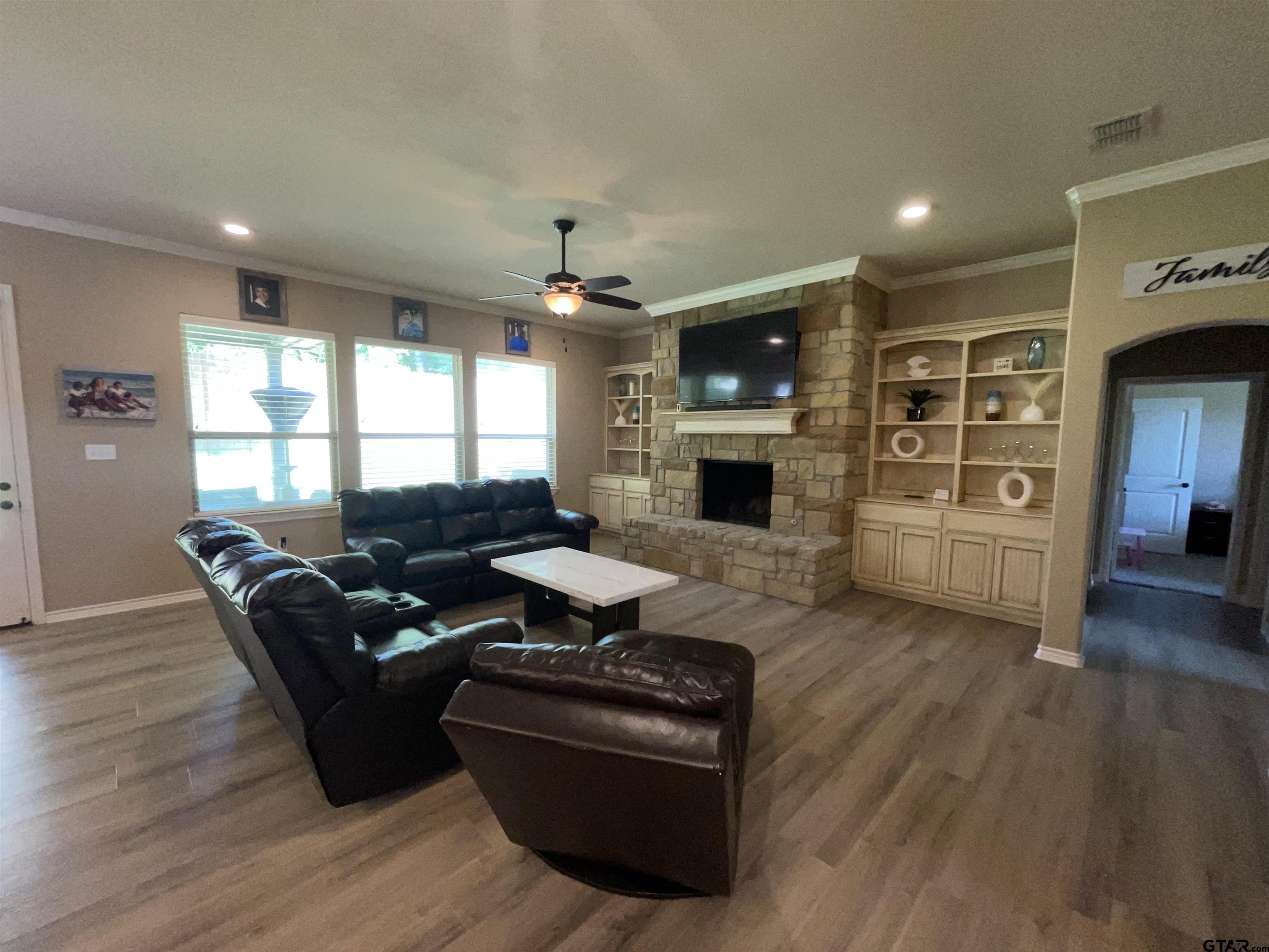 214 Rosebrook Circle