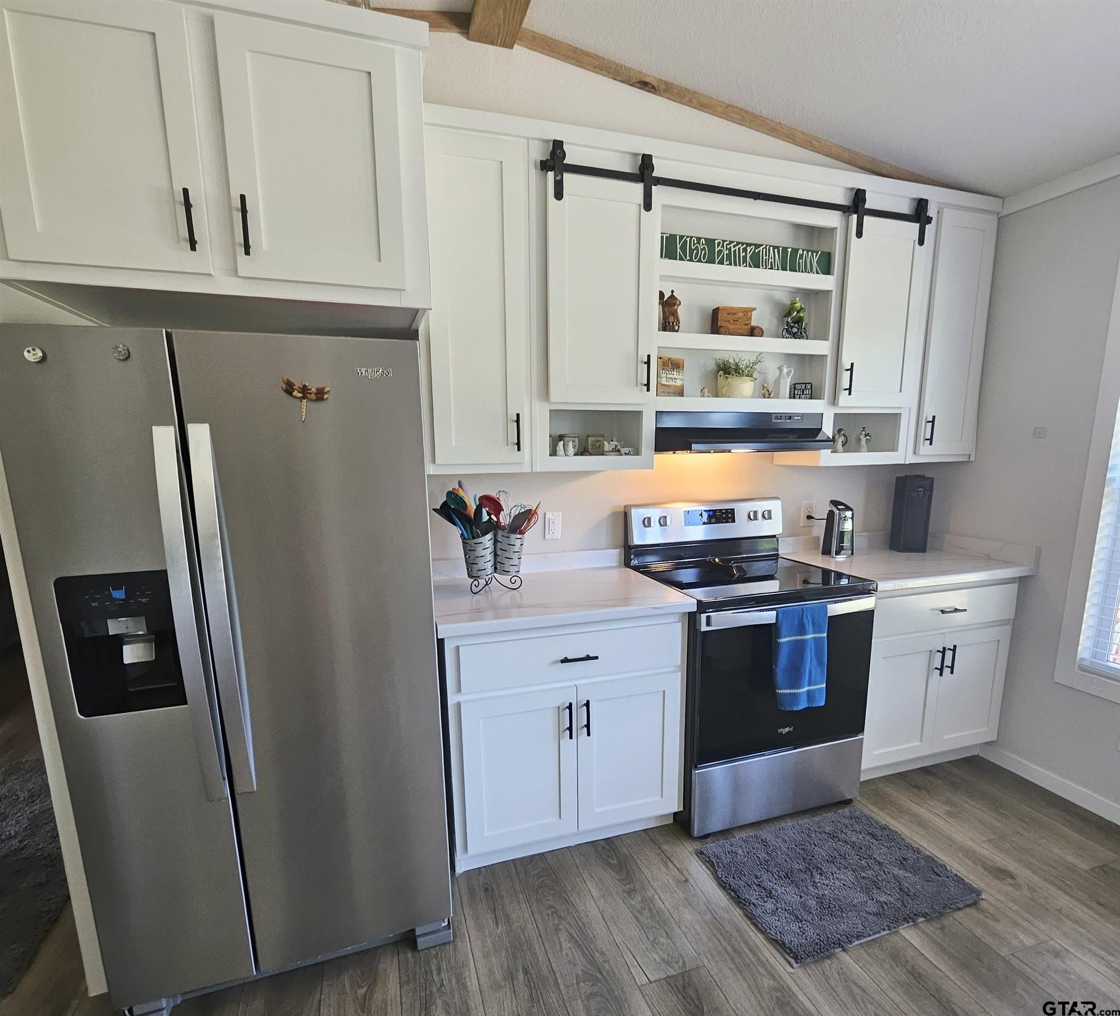 5521 Street Highway 31 East