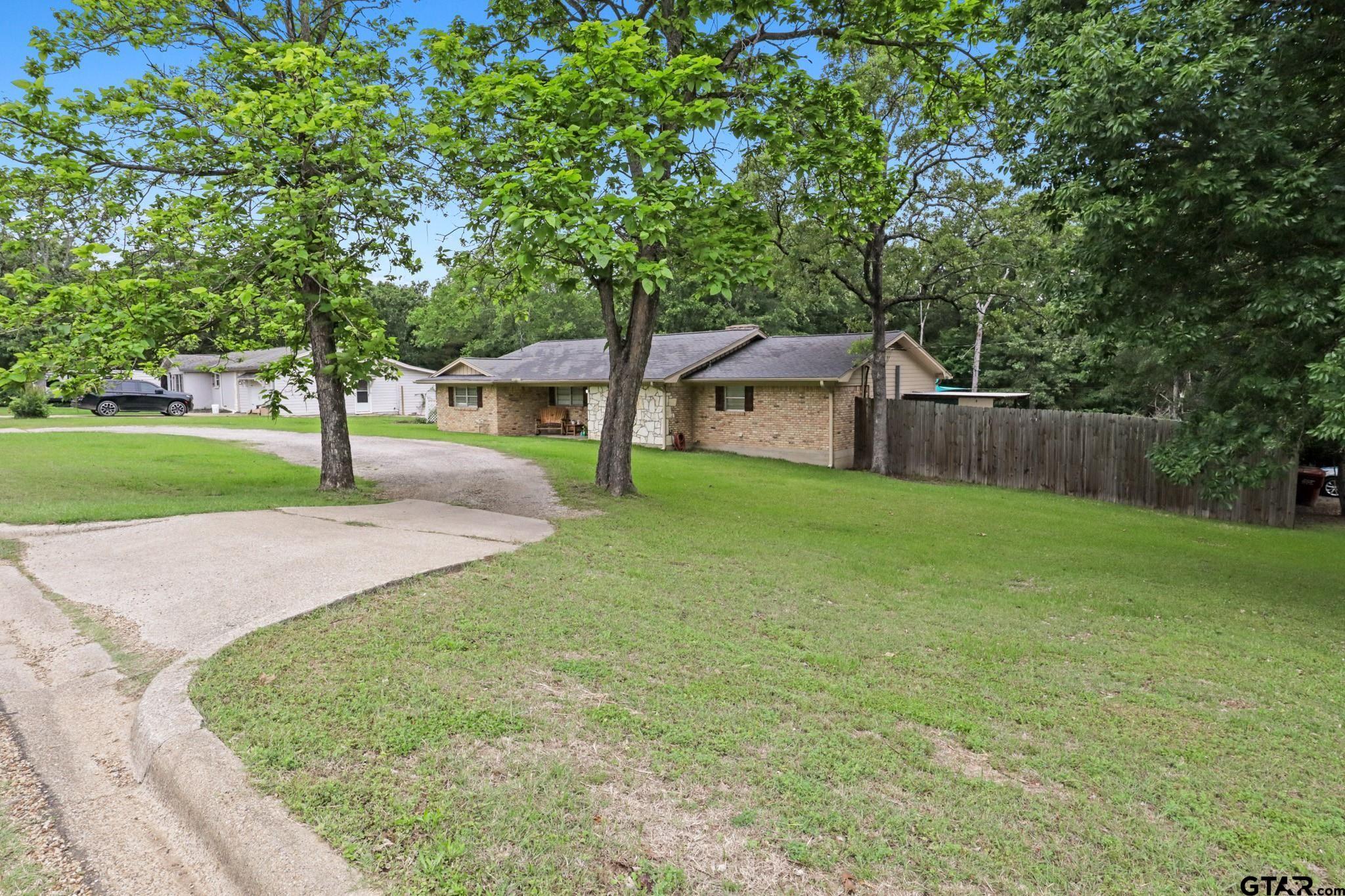 1301 Woodland Drive