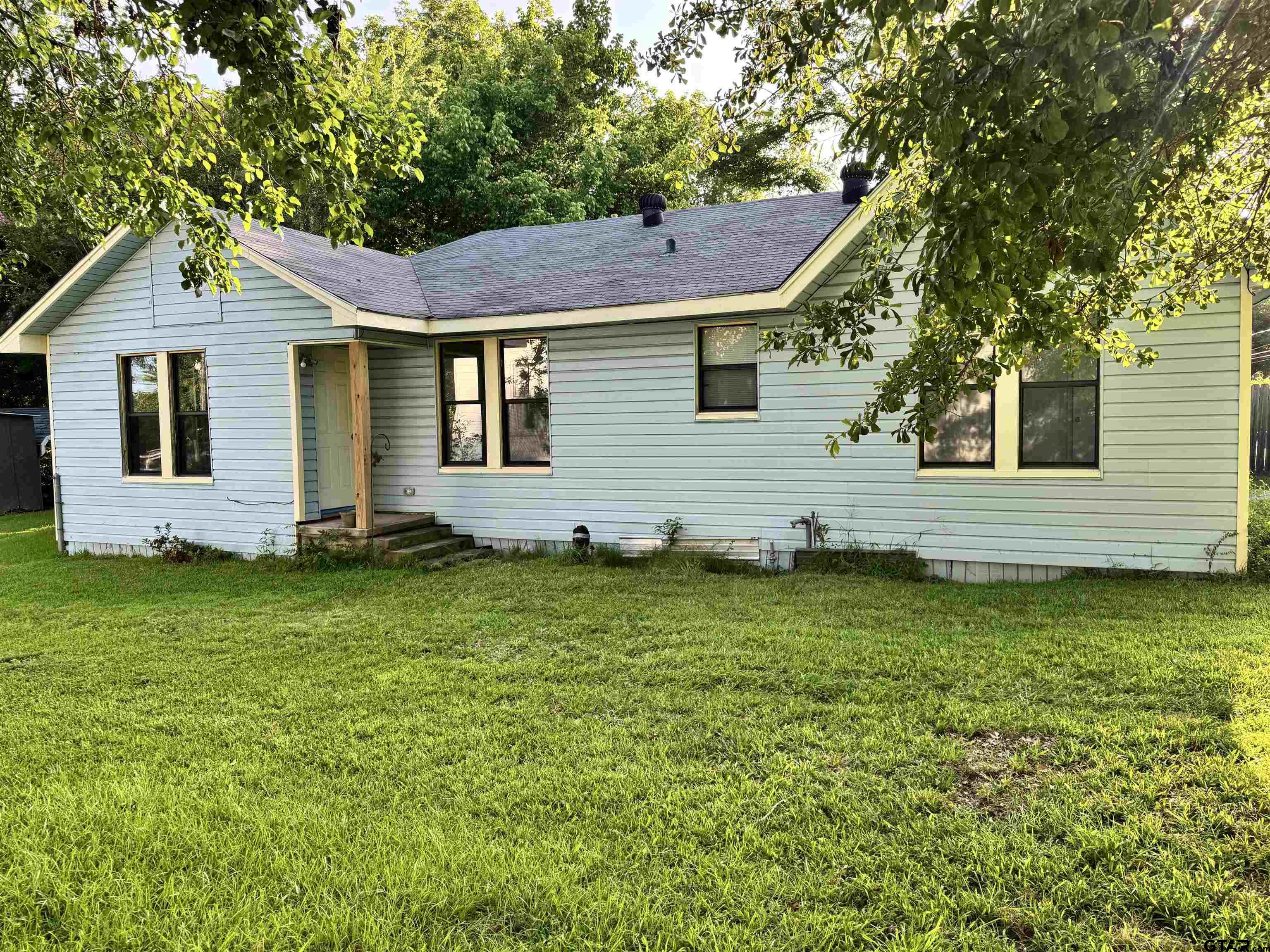 403 W Myrtle