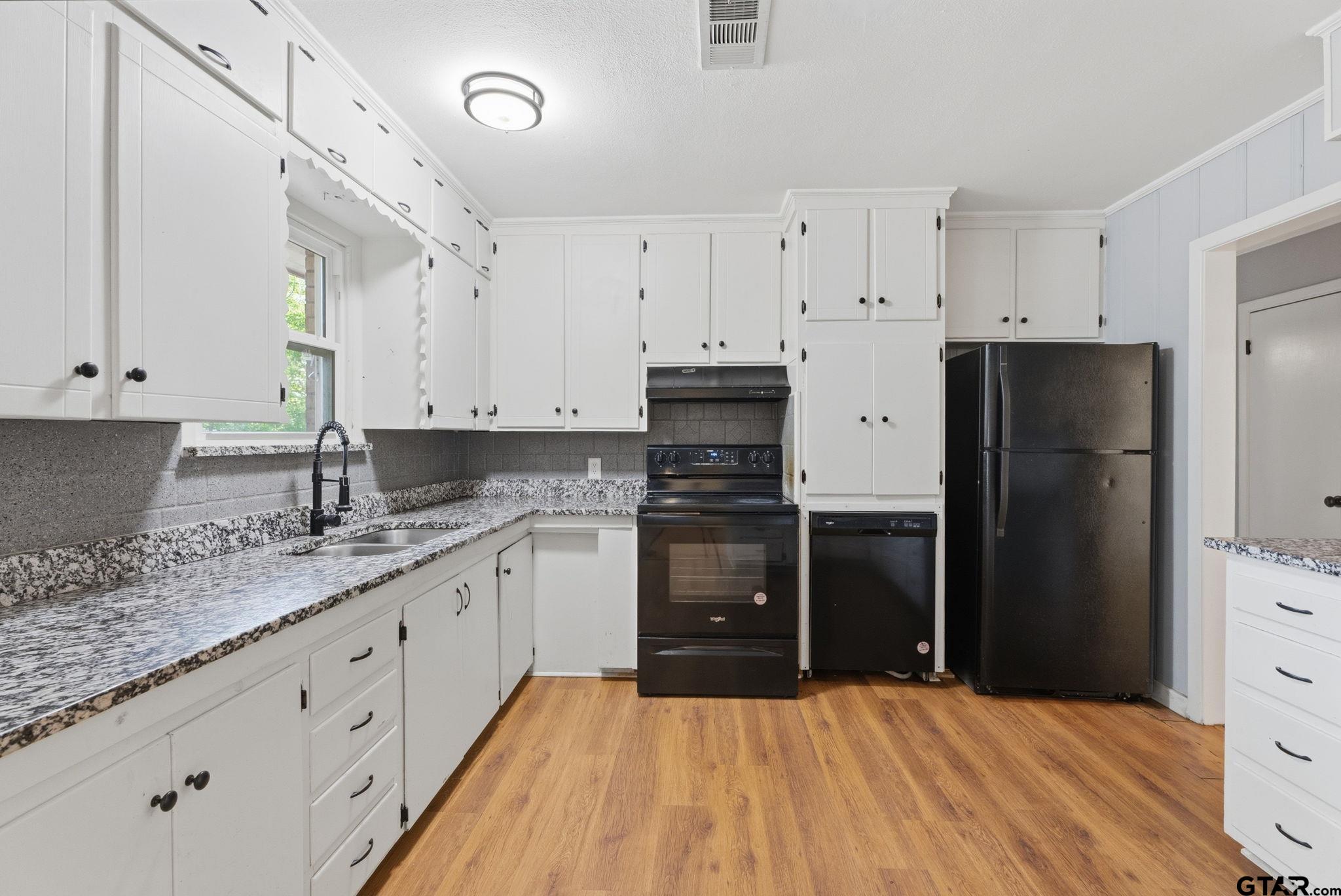 1520 E Hankerson st.