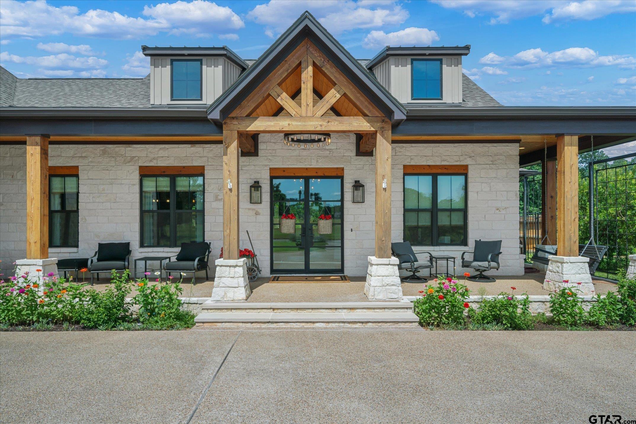 220 Winged Foot Dr