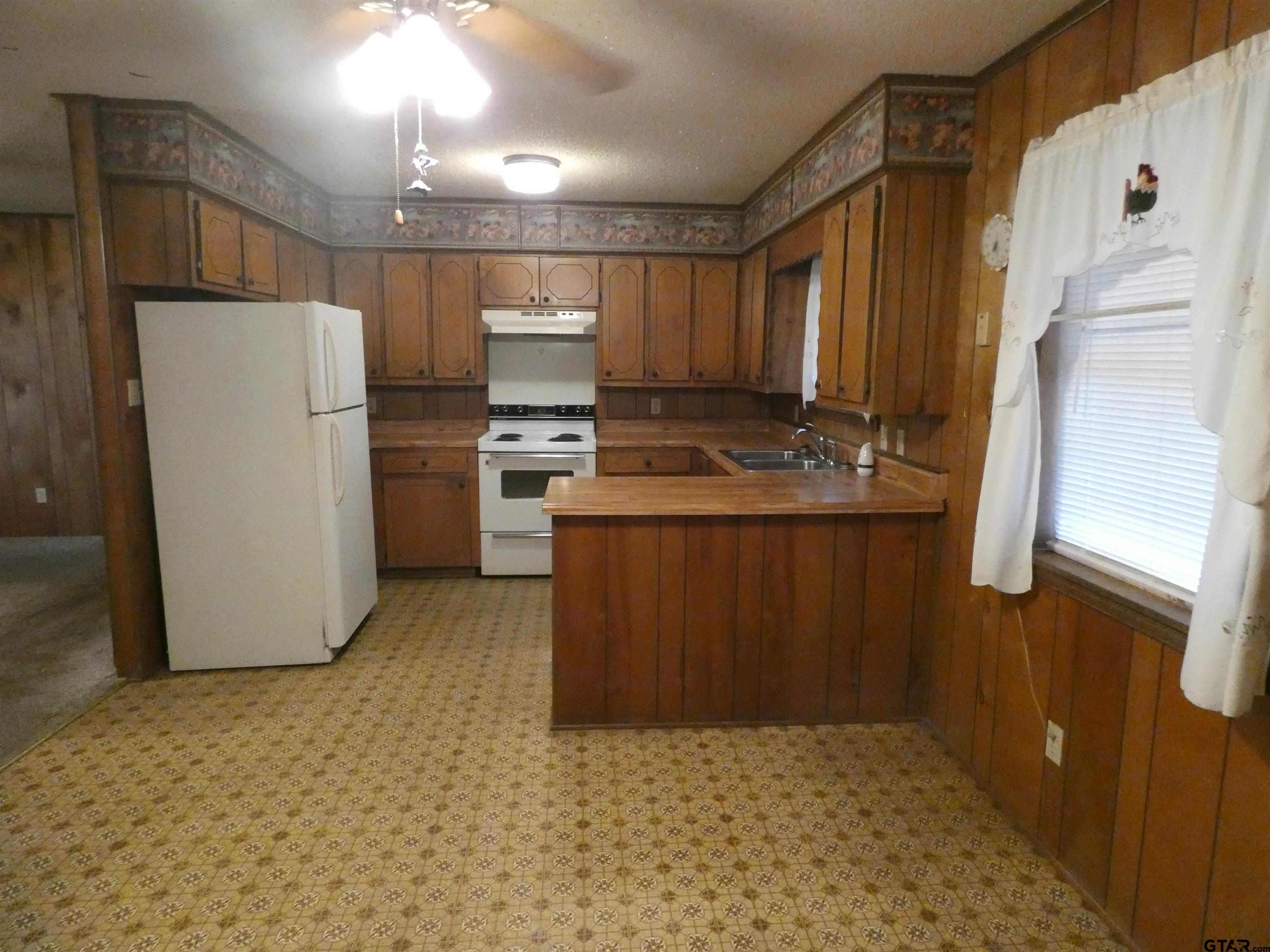 205 E Wilson