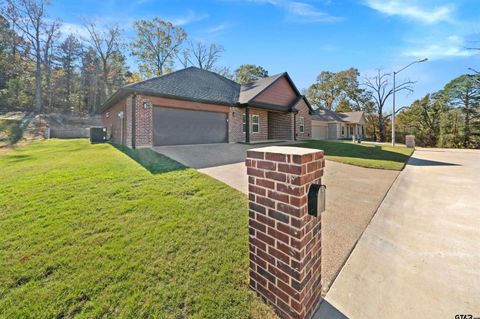 A home in Brownsboro