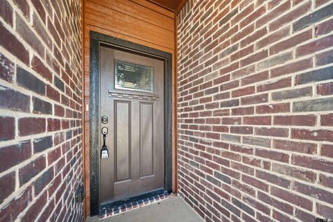 A home in Brownsboro