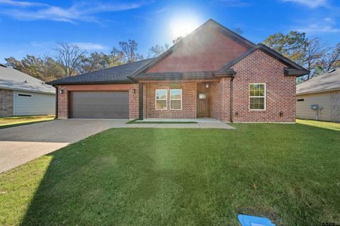 A home in Brownsboro