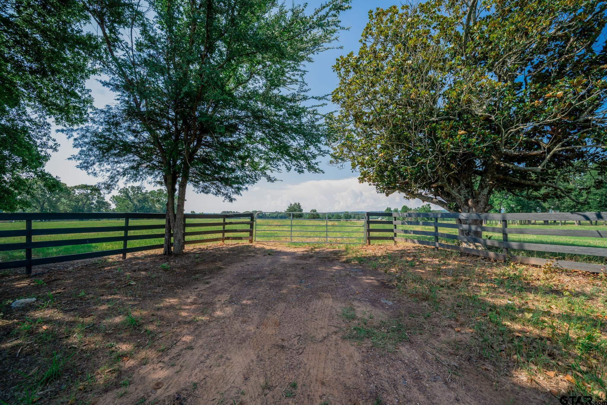 3250 FM 22 - 82.91 acres