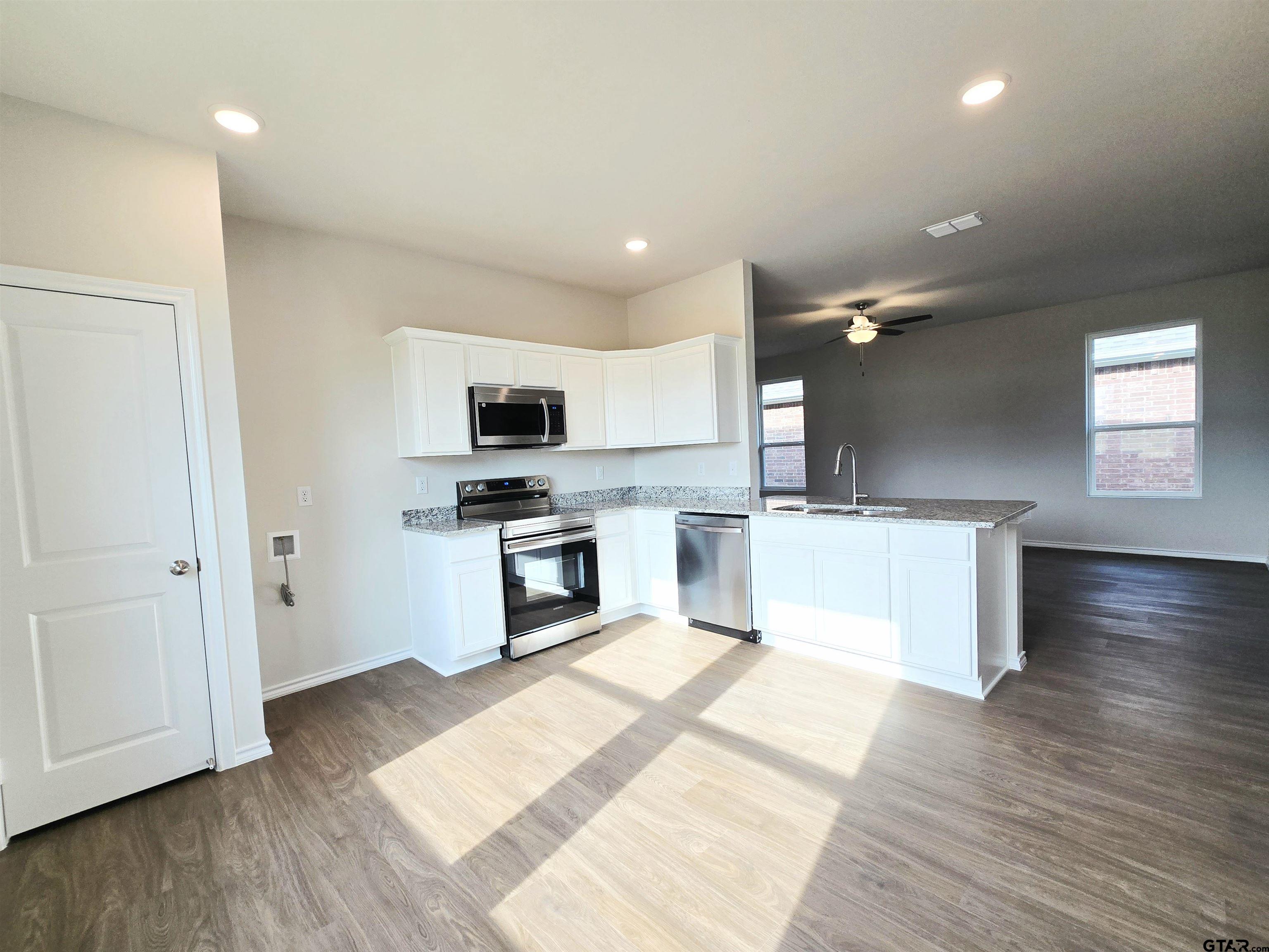 612 Park Central