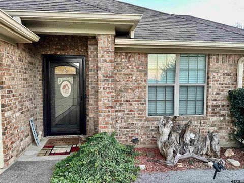 A home in Brownsboro