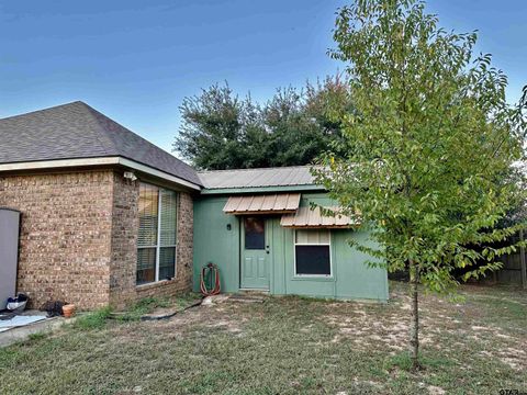 A home in Brownsboro