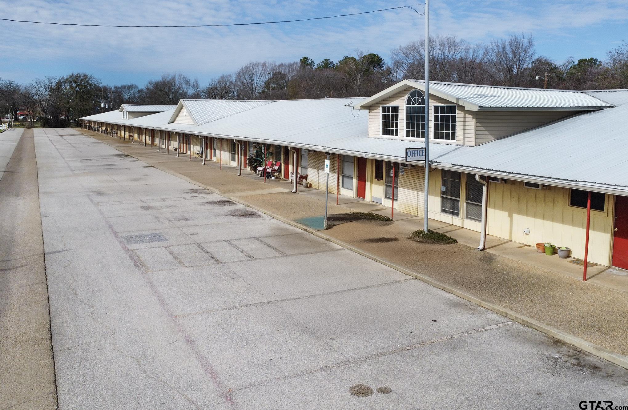 201 Flat Creek Rd