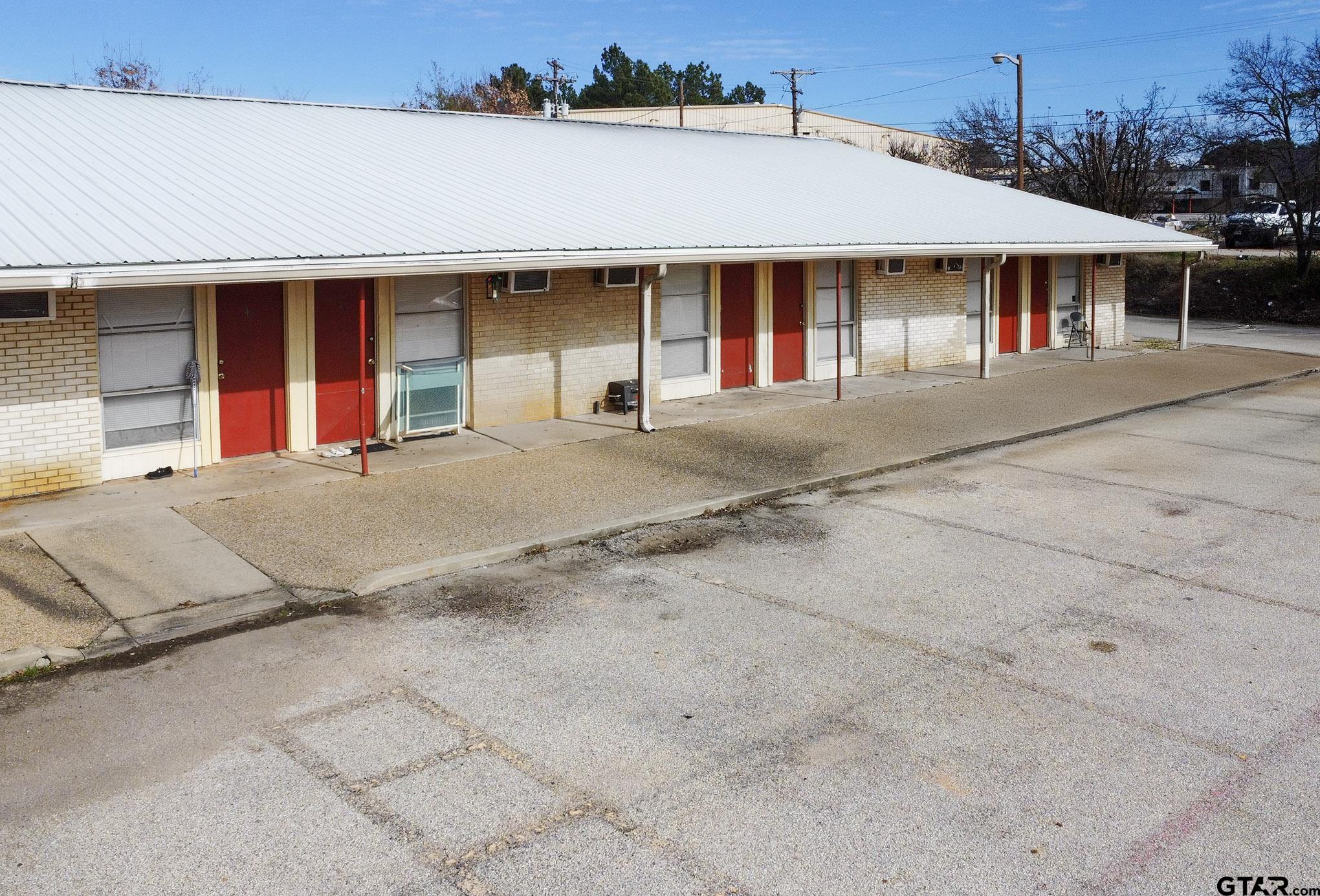 201 Flat Creek Rd