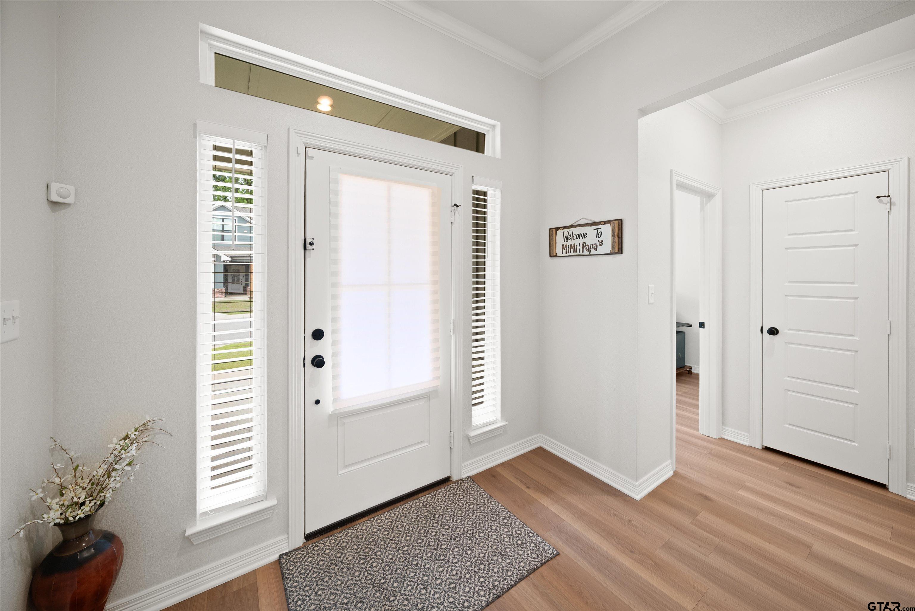 3057 Royal Garden