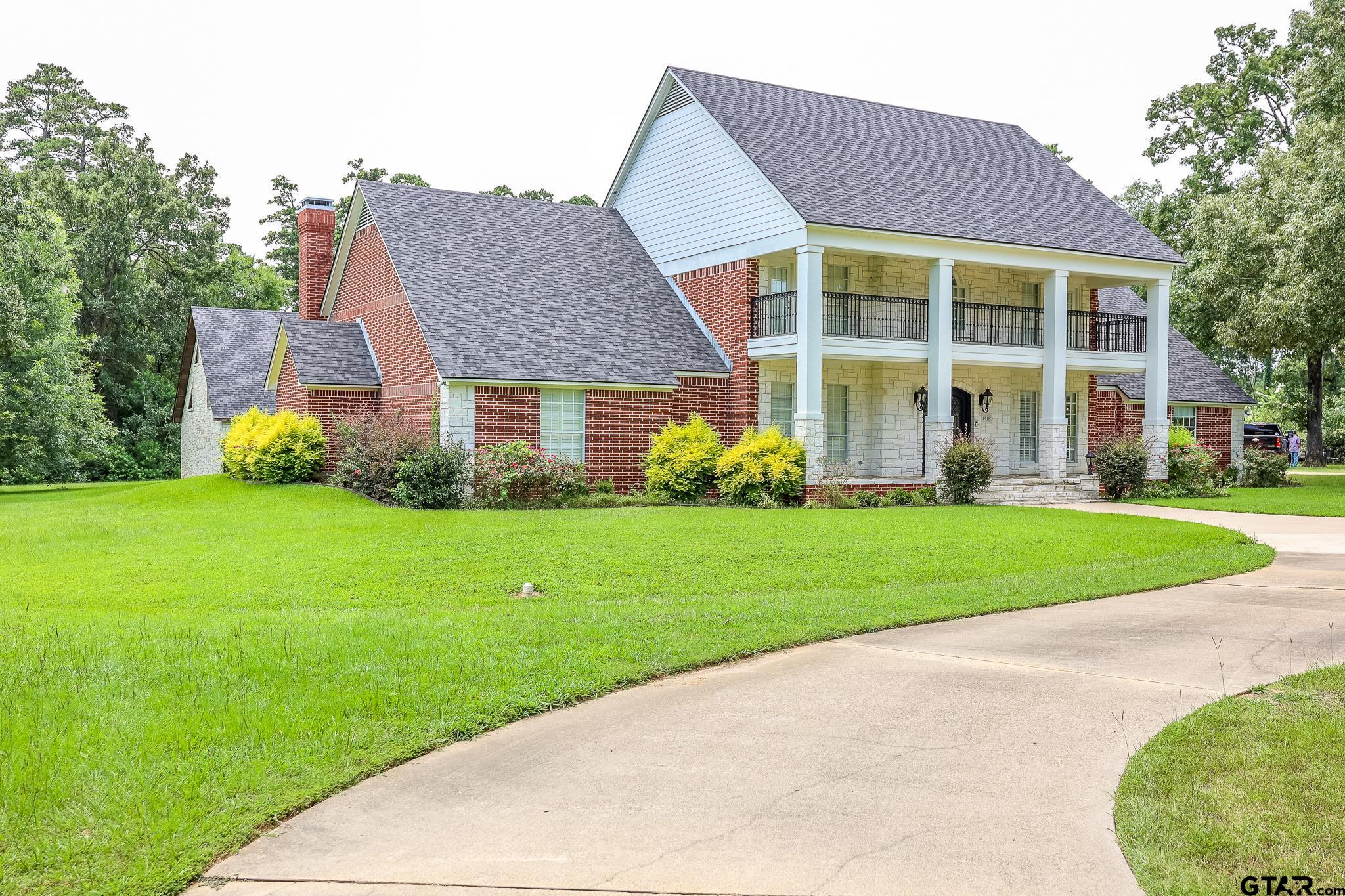 1415 W SABINE