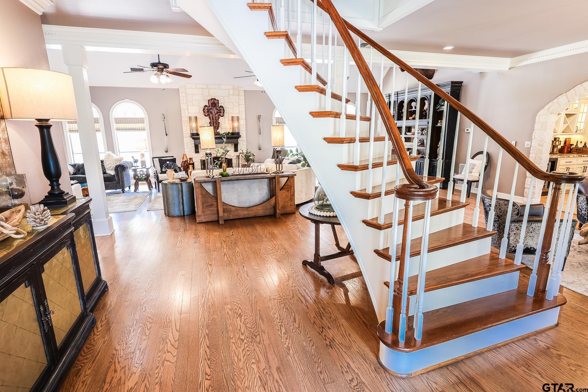 1415 W SABINE