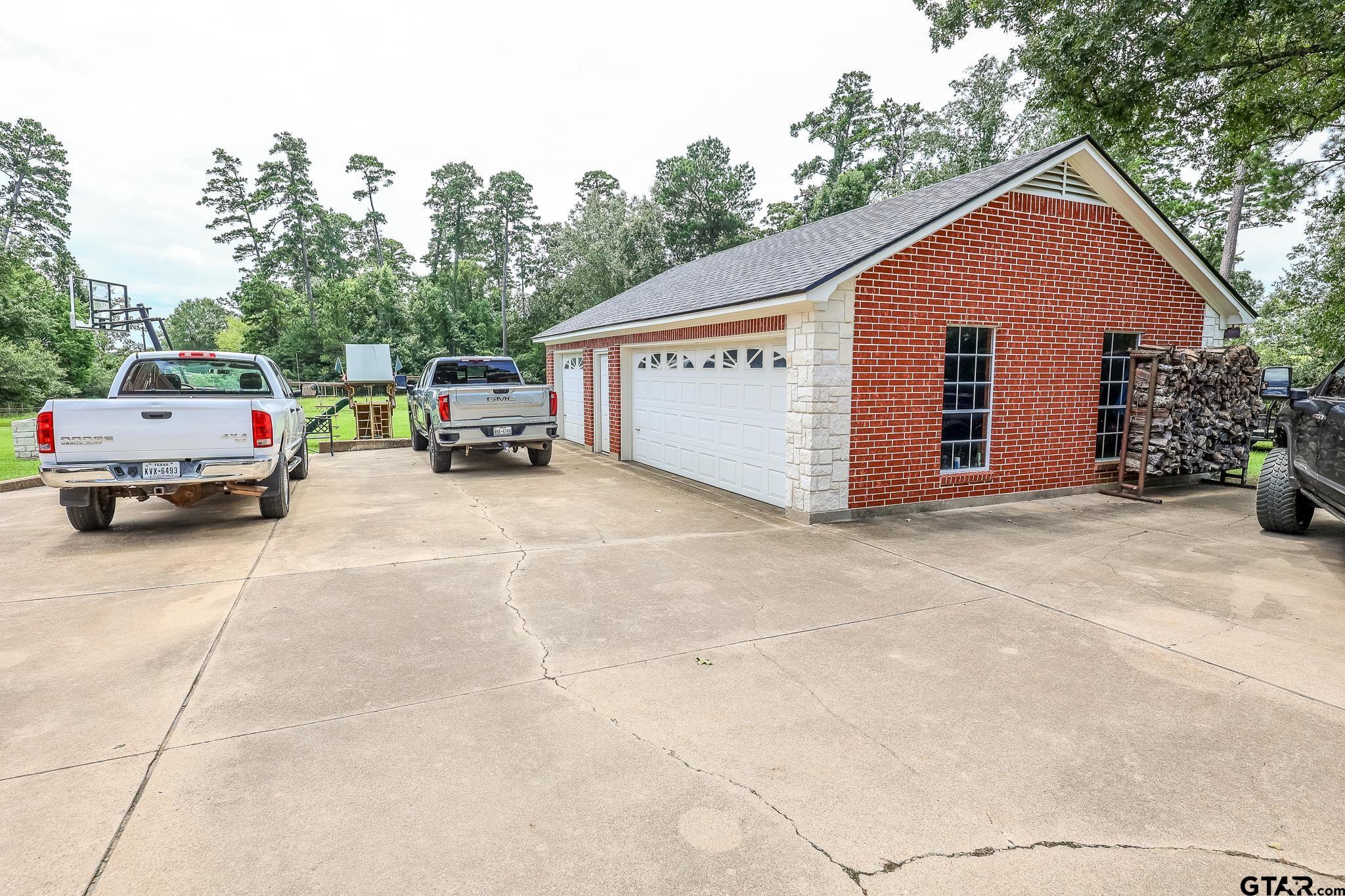 1415 W SABINE