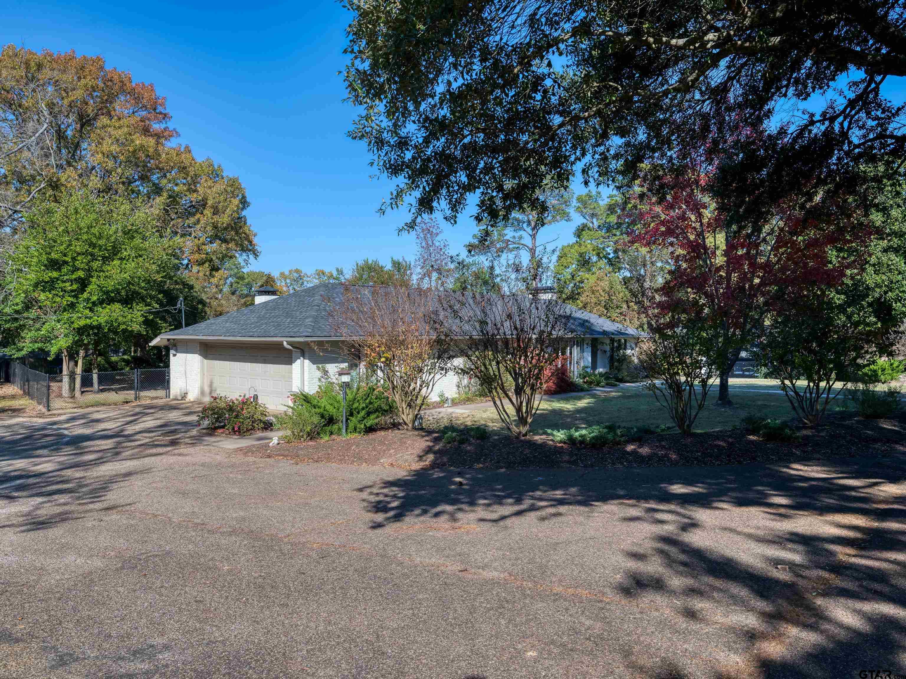 8212 Cambridge Rd