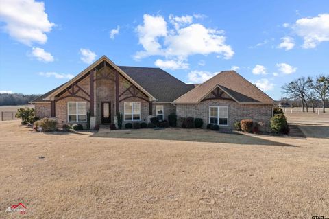 A home in Lindale