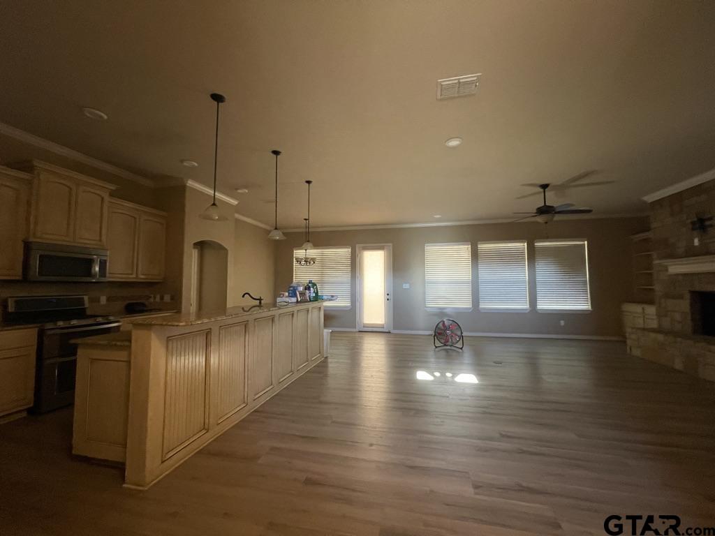 214 Rosebrook Circle