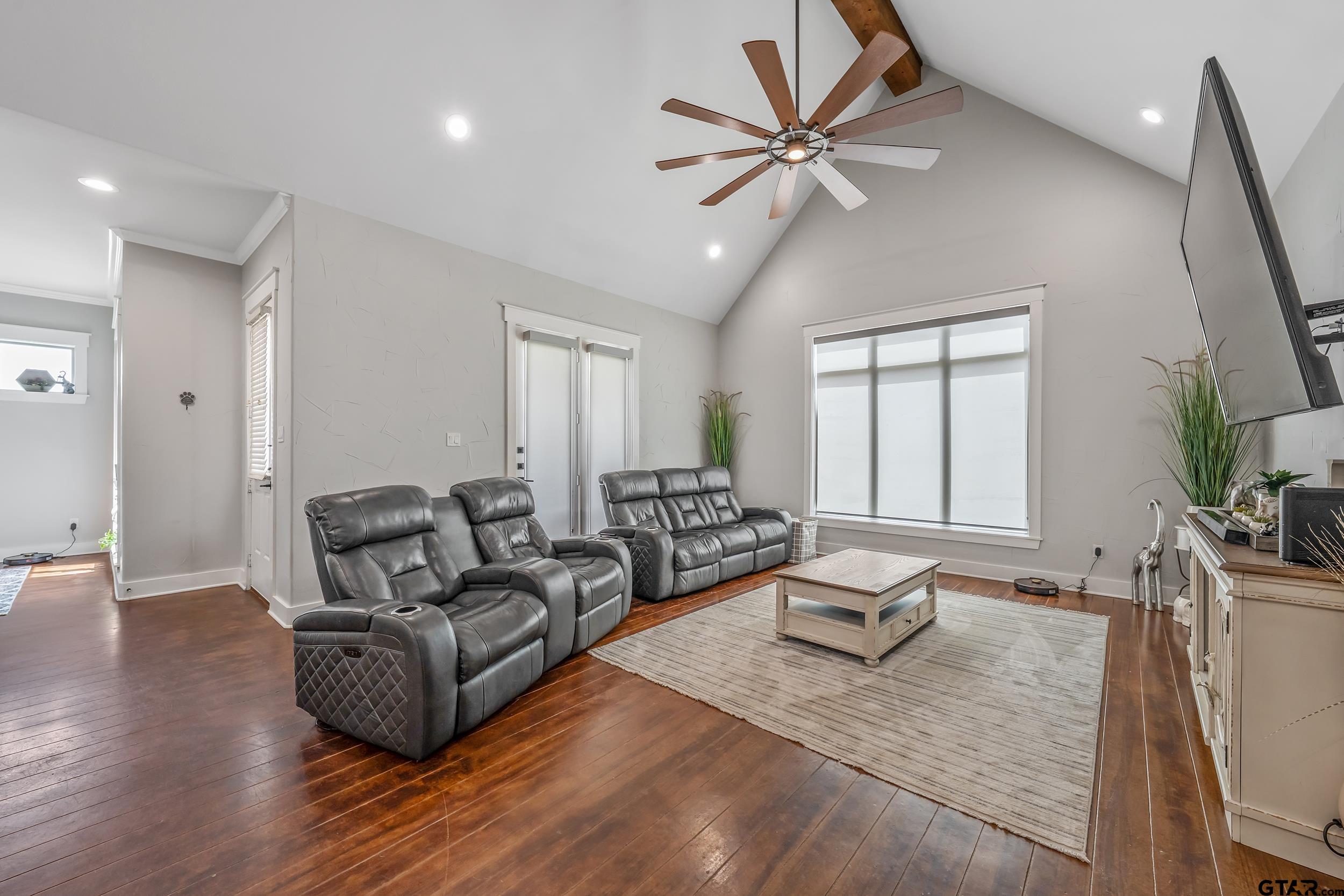 14611 Twin Pines Lane