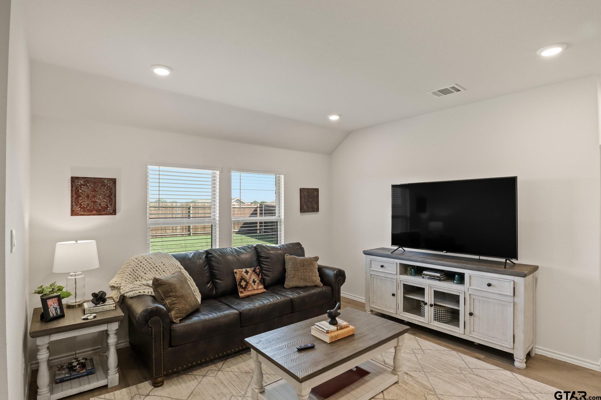 1206 Grand View Drive