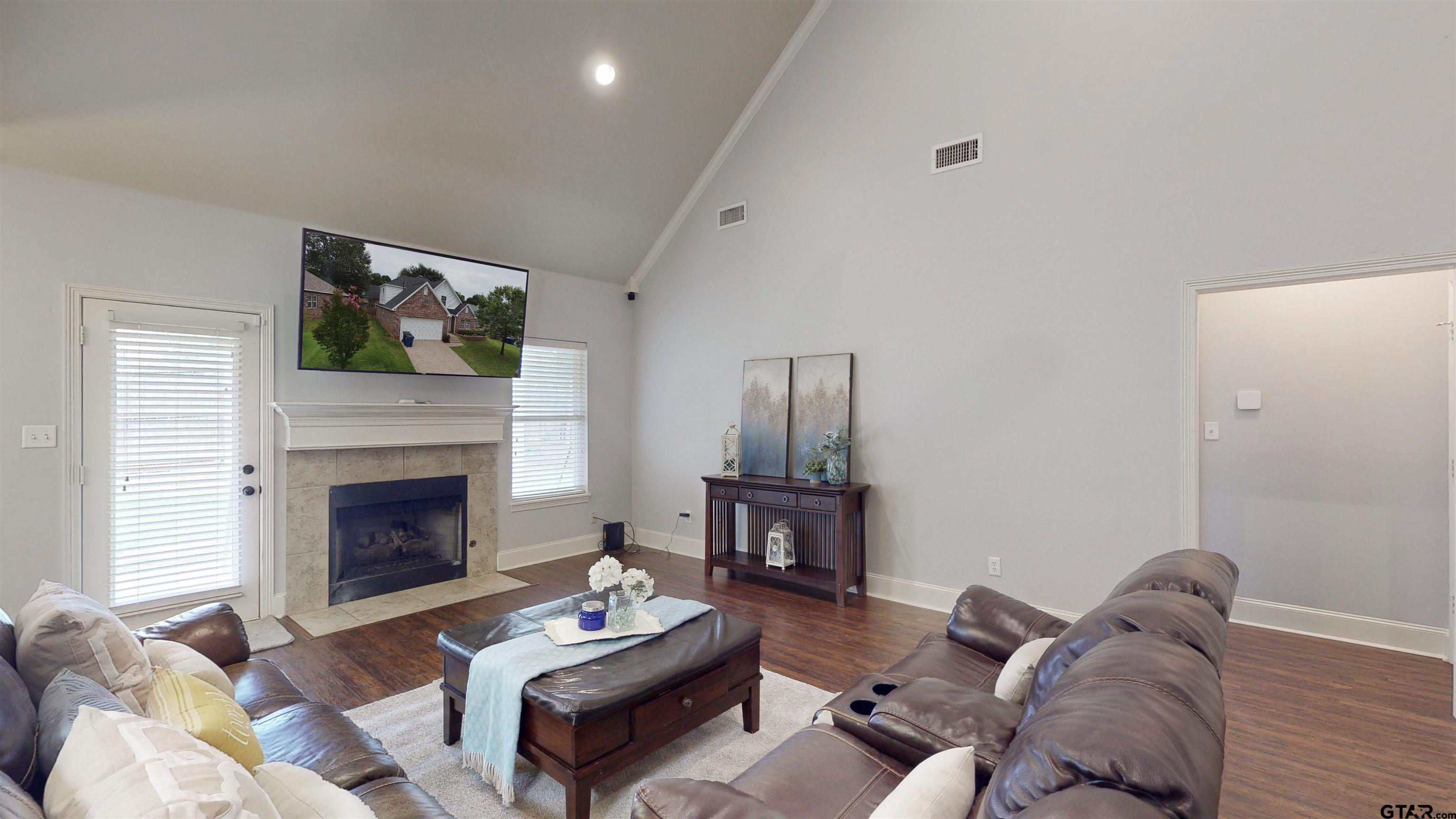 810 Rugby Lane