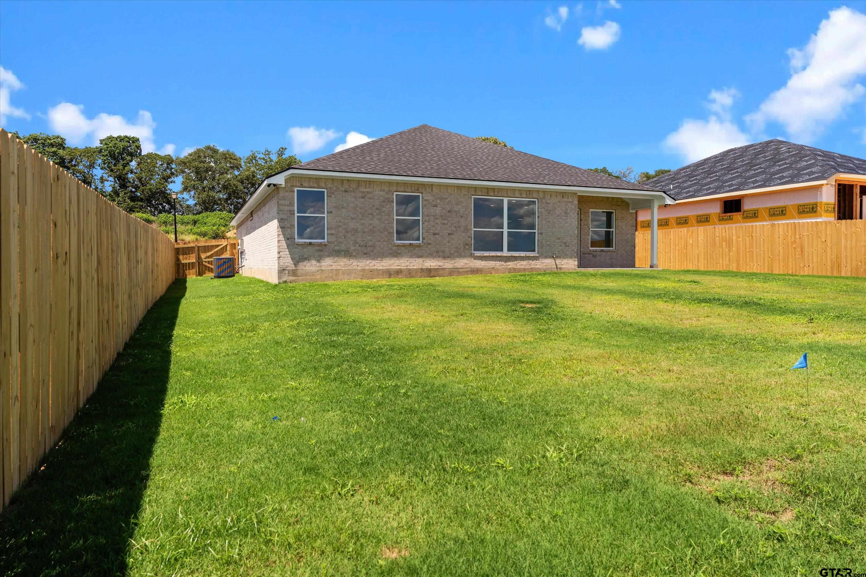 16513 Crossing Circle