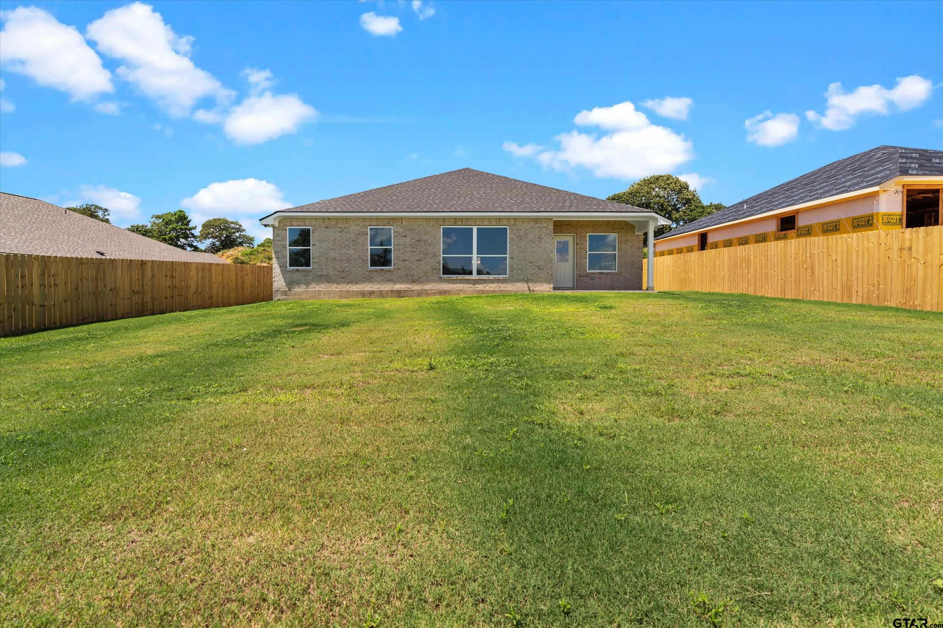 16513 Crossing Circle