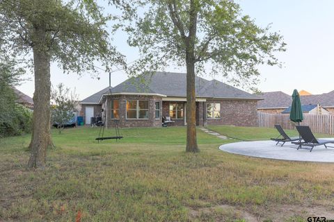 A home in Lindale