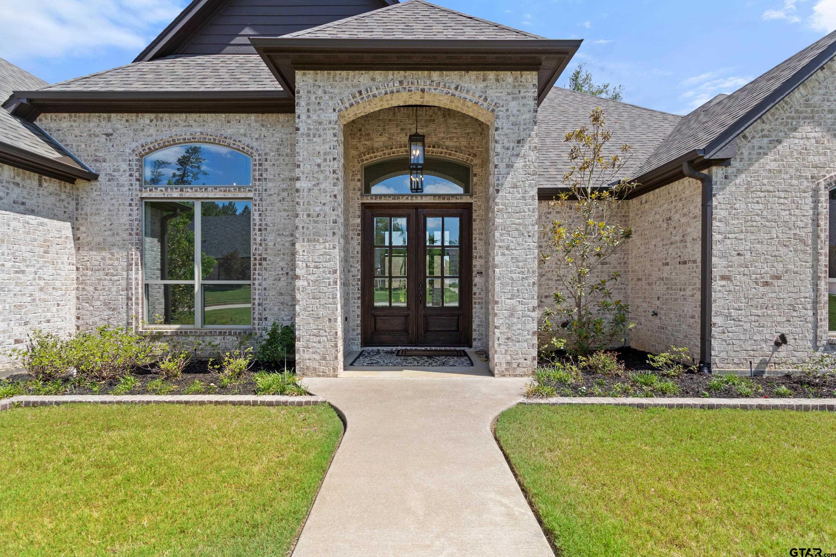 7574 Northlake Dr.