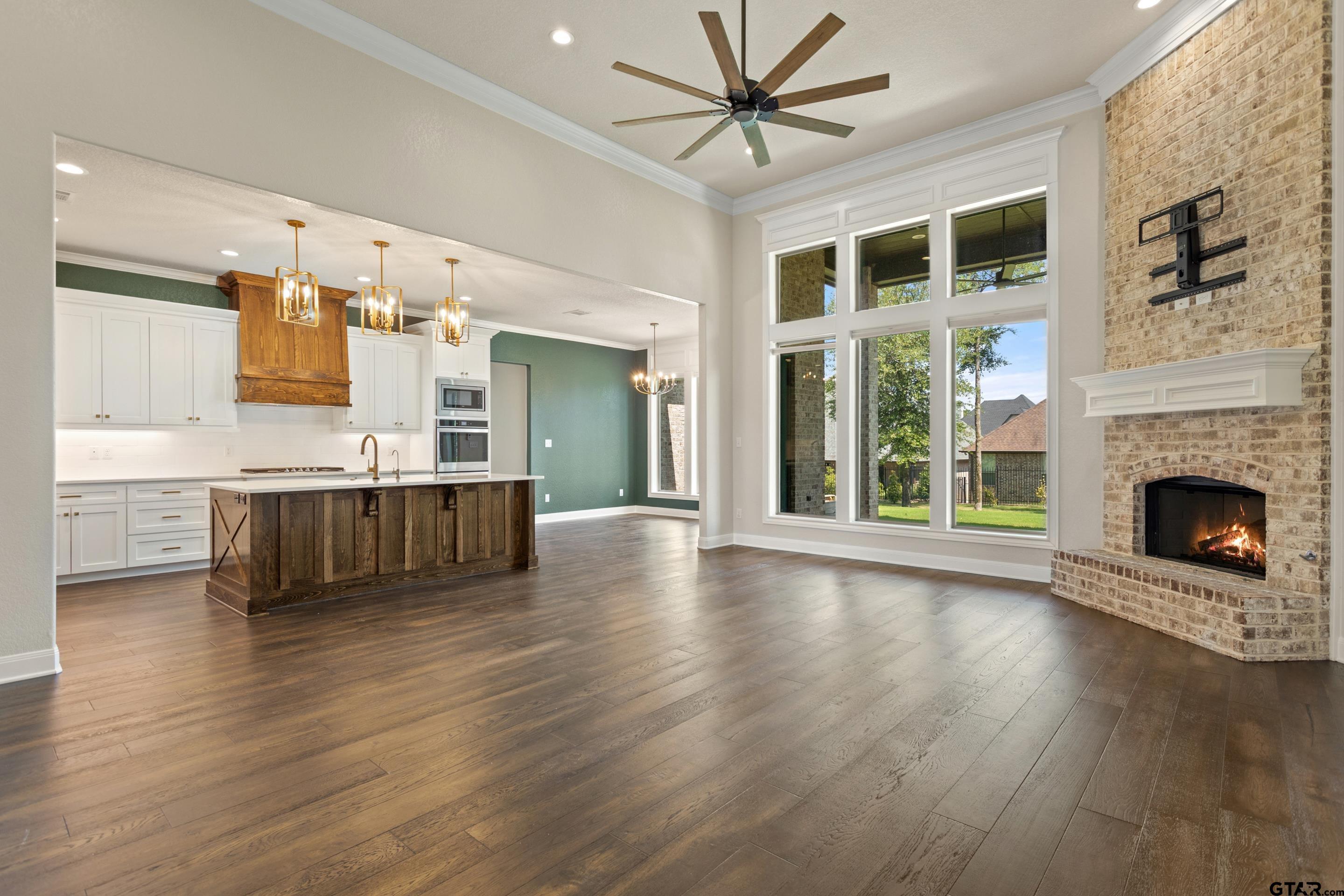 7574 Northlake Dr.