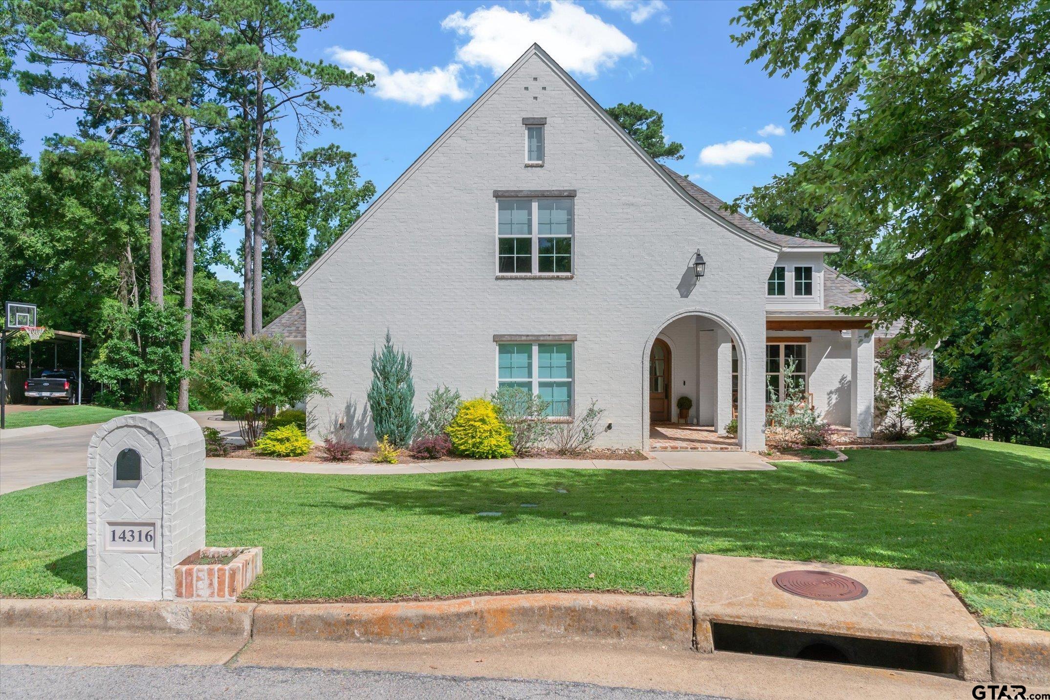 14316 Cedarwood Cir