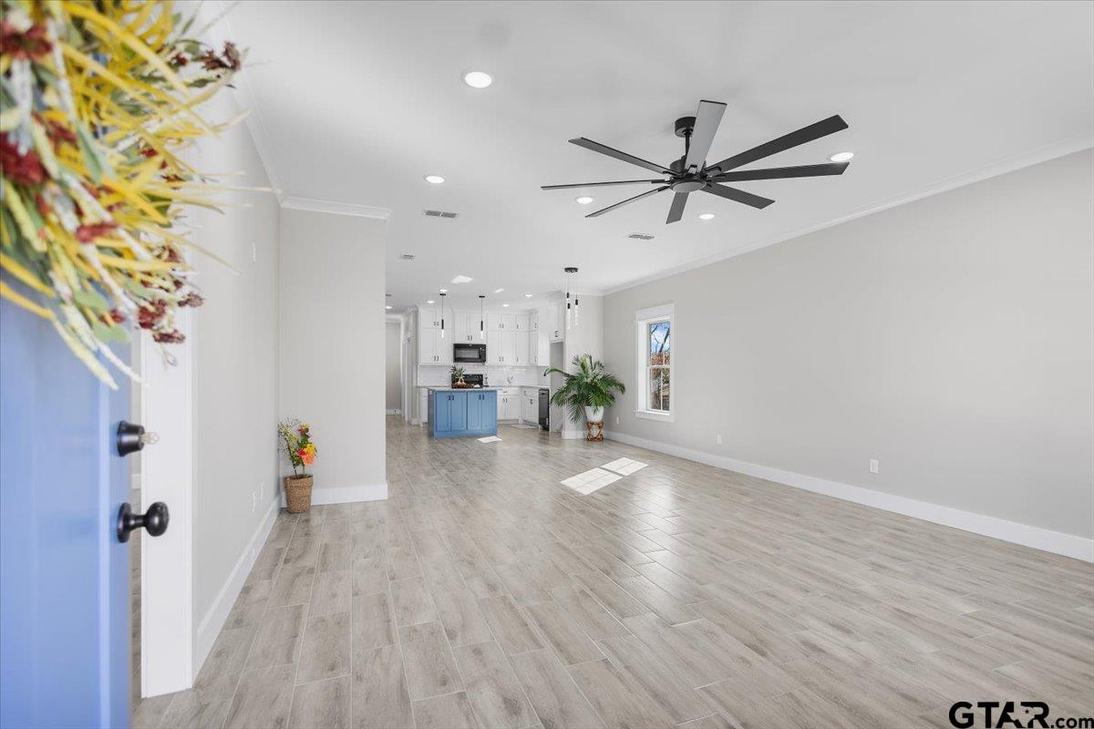 1413 N Summit