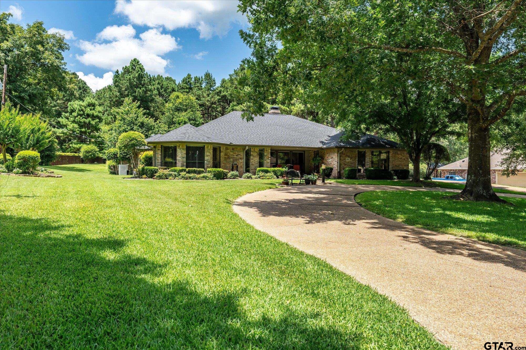 1165 Greenbriar Trl