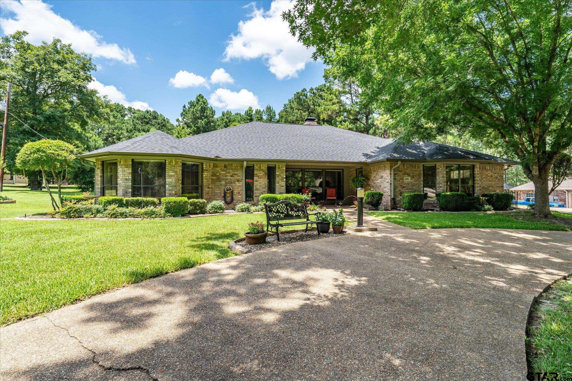 1165 Greenbriar Trl