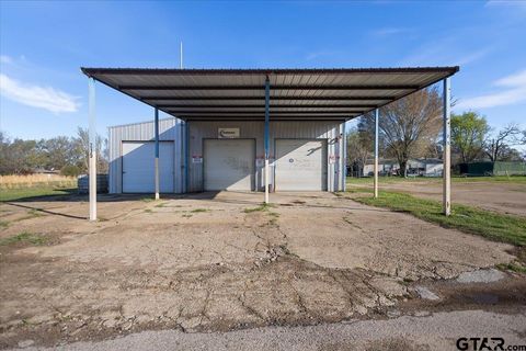 215 Quail Street Van TX 75790