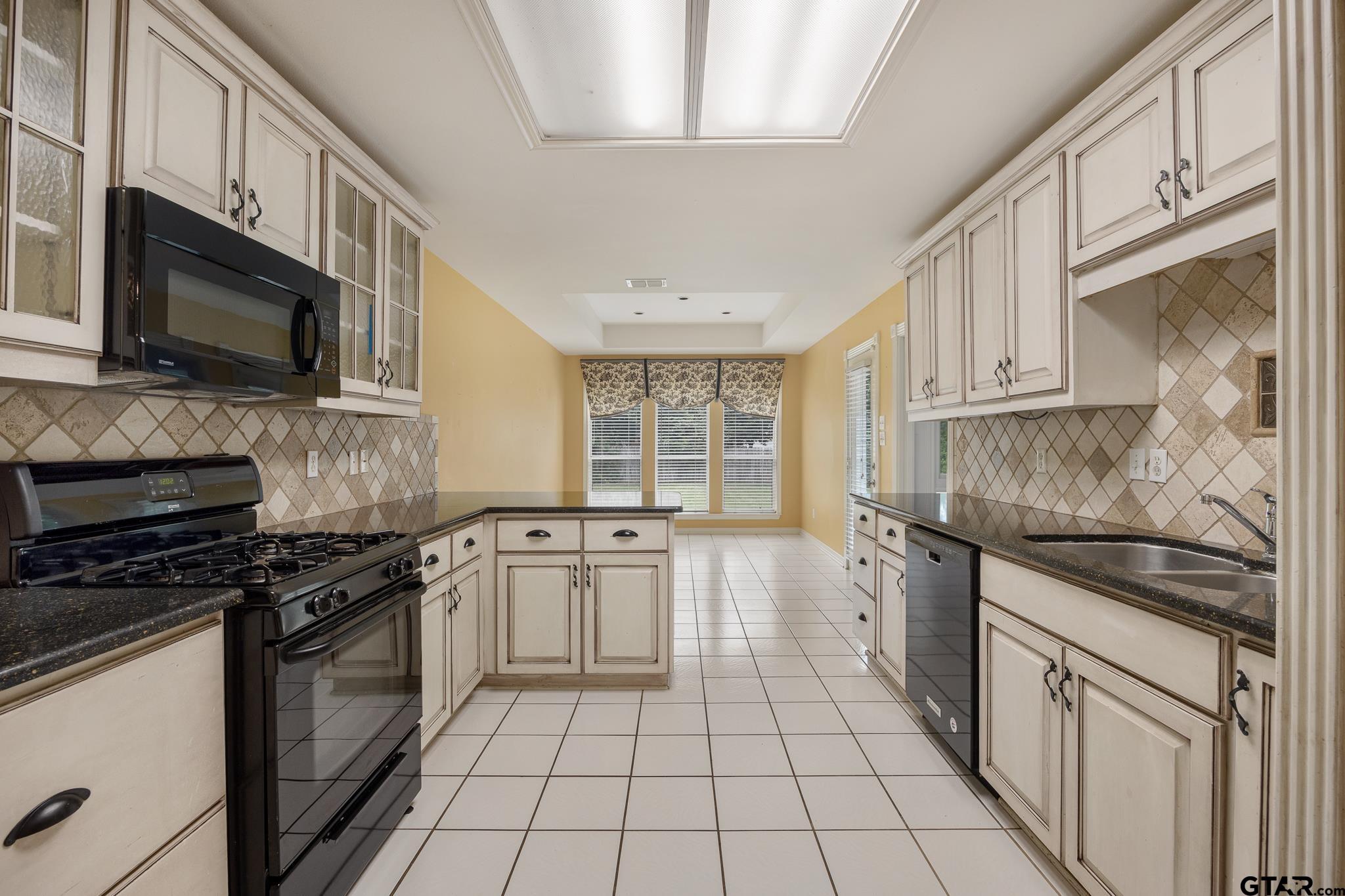 3302 Lexington