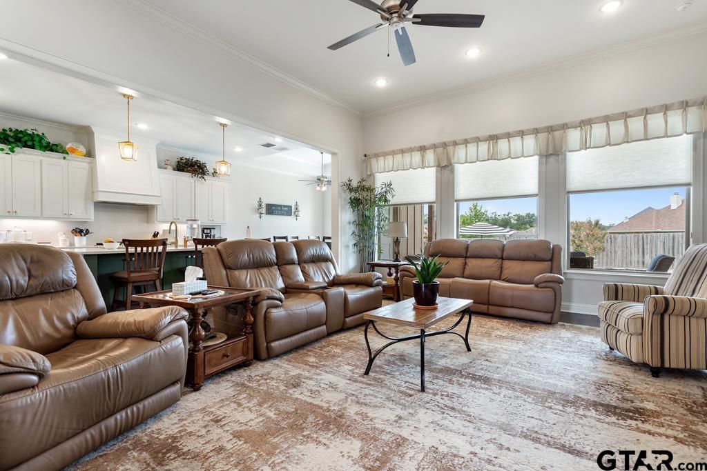 7289 Rolling Acres Pl