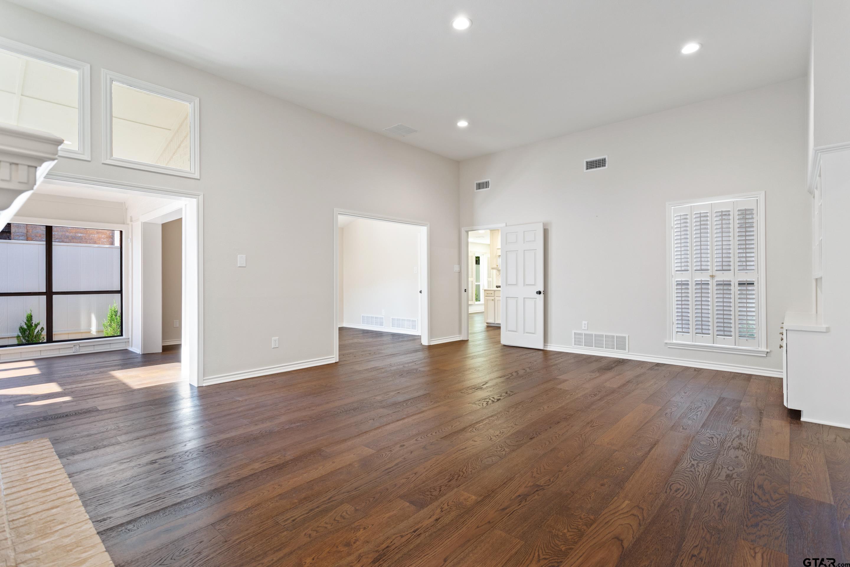 842 Ashford Ct