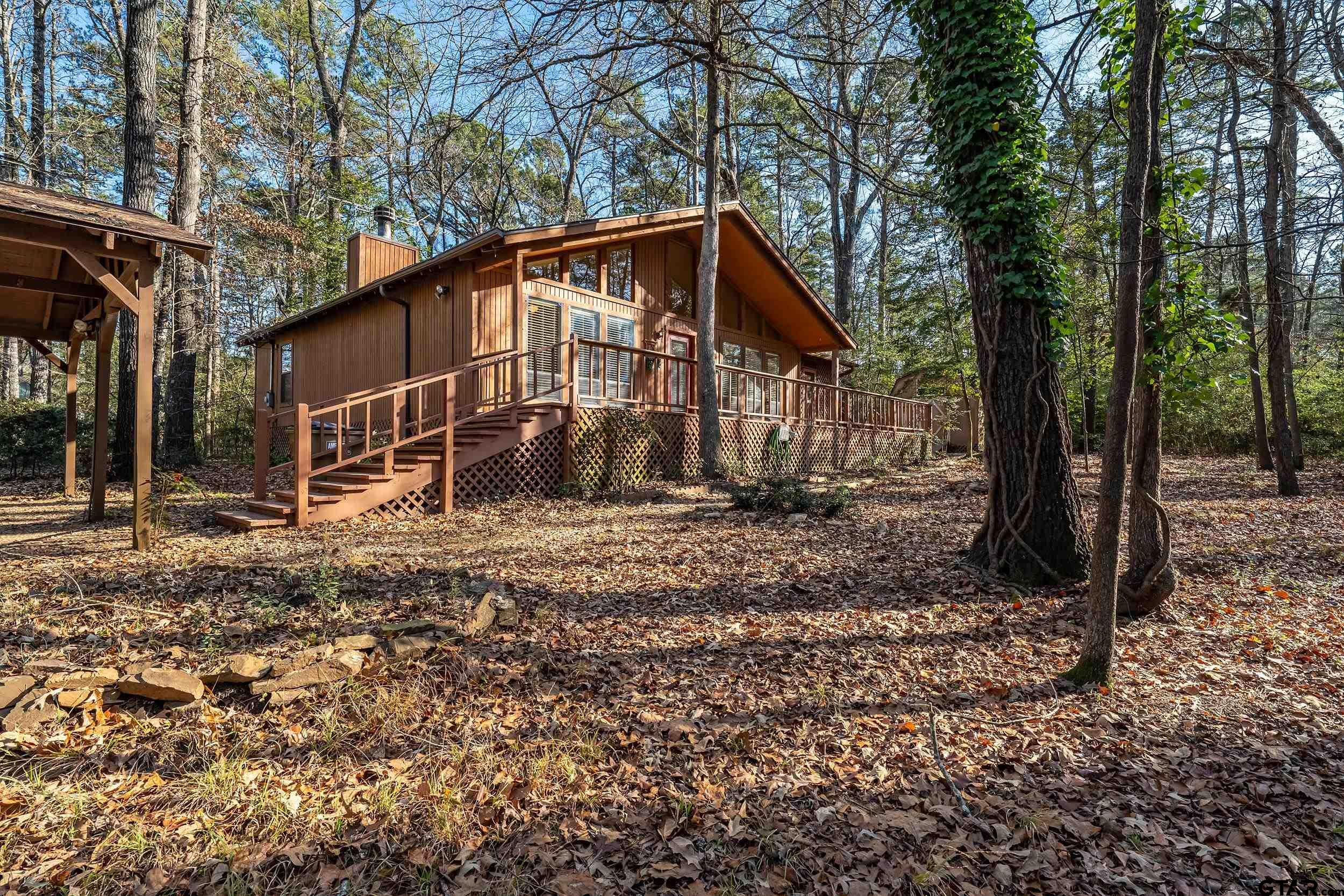 945 Valleywood Trail